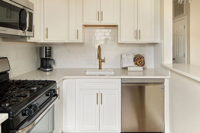 87 Bartlett St 2, Boston, MA 02129