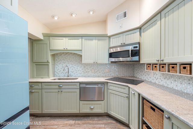 331 Avenida Del Sol Avenue, Indialantic, FL 32903