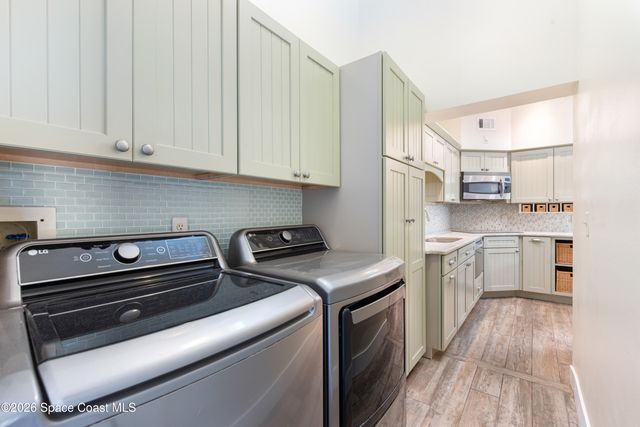 331 Avenida Del Sol Avenue, Indialantic, FL 32903