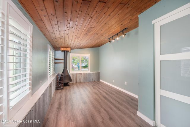 331 Avenida Del Sol Avenue, Indialantic, FL 32903