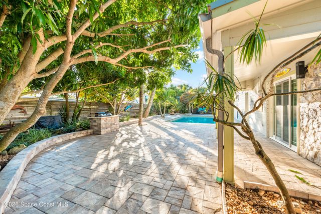 331 Avenida Del Sol Avenue, Indialantic, FL 32903