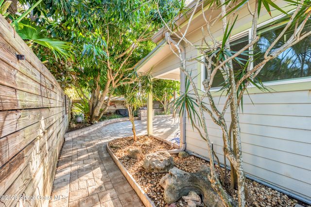 331 Avenida Del Sol Avenue, Indialantic, FL 32903