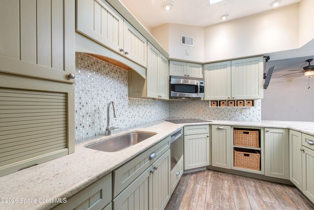 331 Avenida Del Sol Avenue, Indialantic, FL 32903