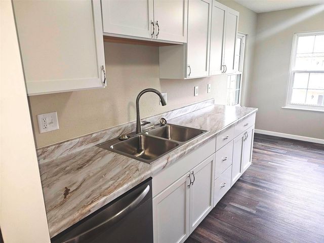 4113 Lexington Court NE C, Cedar Rapids, IA 52402