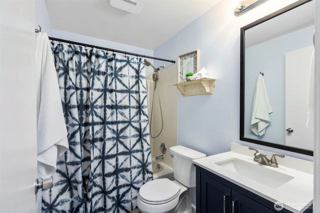 21930 Orca Drive NE, Poulsbo, WA 98370