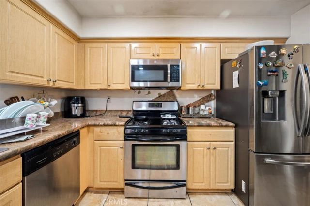 14661 oak road, Sylmar, CA 91342