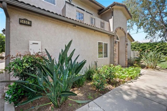 14661 oak road, Sylmar, CA 91342