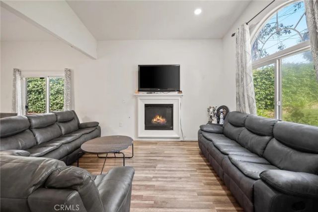 14661 oak road, Sylmar, CA 91342
