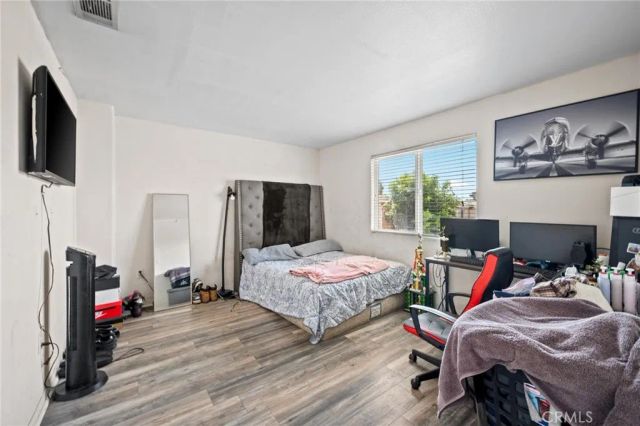 14661 oak road, Sylmar, CA 91342