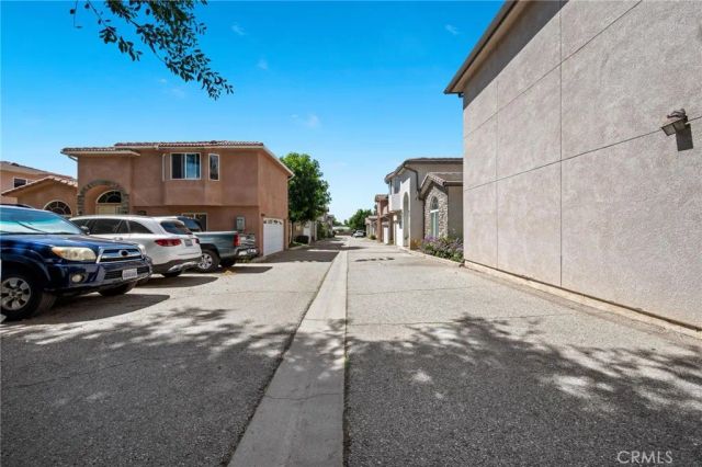 14661 oak road, Sylmar, CA 91342