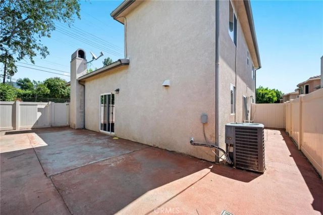 14661 oak road, Sylmar, CA 91342