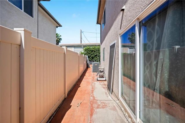 14661 oak road, Sylmar, CA 91342