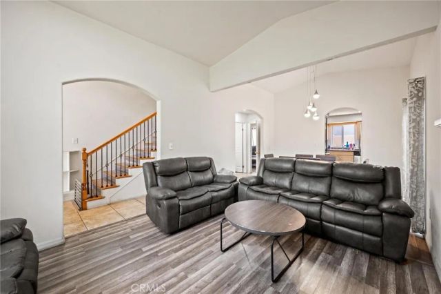 14661 oak road, Sylmar, CA 91342