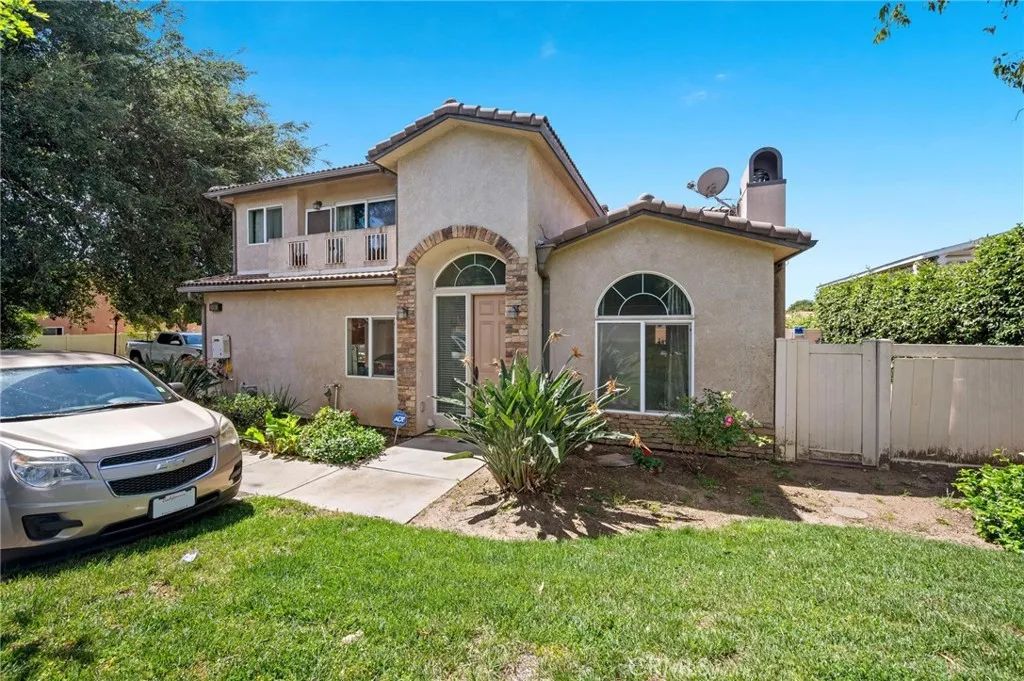 14661 oak road, Sylmar, CA 91342
