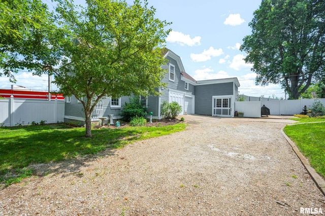 901 WASHINGTON Street, Pekin, IL 61554