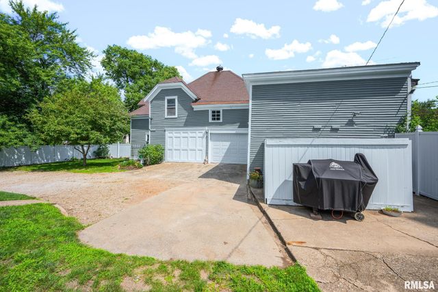 901 WASHINGTON Street, Pekin, IL 61554