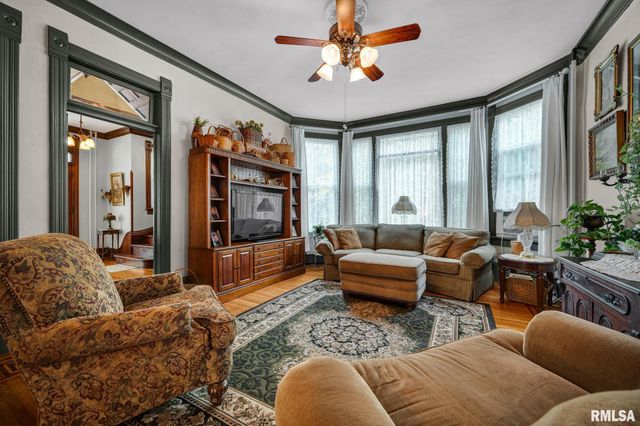 901 WASHINGTON Street, Pekin, IL 61554