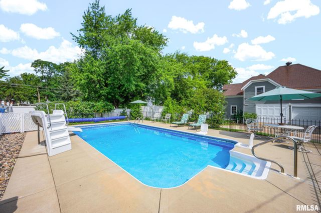 901 WASHINGTON Street, Pekin, IL 61554