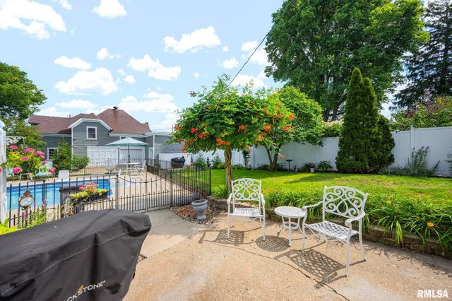 901 WASHINGTON Street, Pekin, IL 61554