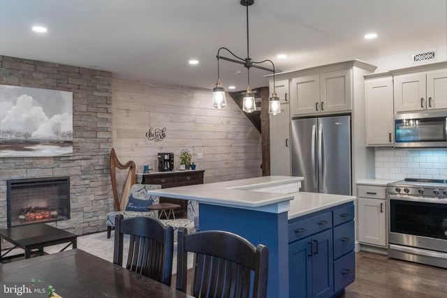 1922 EDINGTON PL, Lancaster, PA 17603