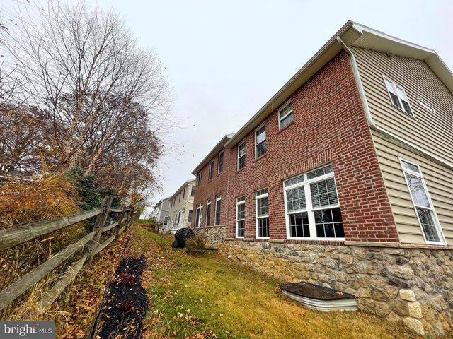 1922 EDINGTON PL, Lancaster, PA 17603