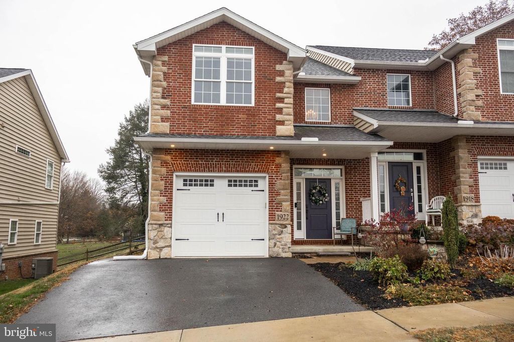 1922 EDINGTON PL, Lancaster, PA 17603