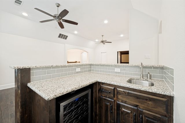 2812 Damsel Madison Lane, Lewisville, TX 75056