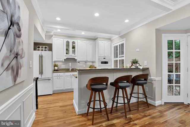 4383 WESTOVER PL NW, Washington, DC 20016