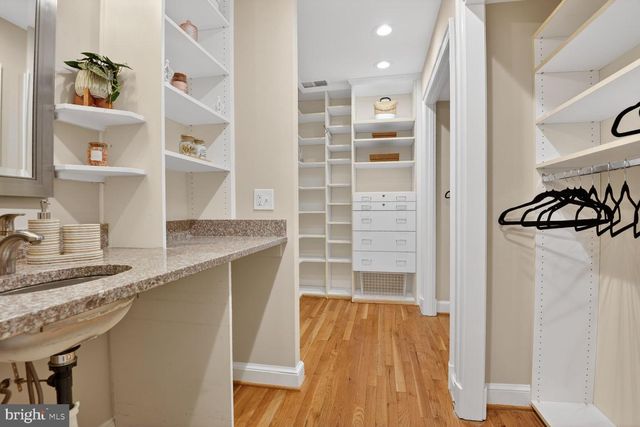 4383 WESTOVER PL NW, Washington, DC 20016