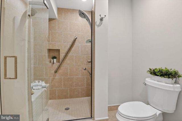 4383 WESTOVER PL NW, Washington, DC 20016