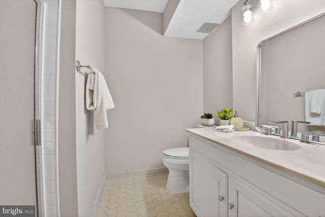 4383 WESTOVER PL NW, Washington, DC 20016
