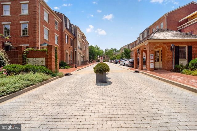 4383 WESTOVER PL NW, Washington, DC 20016