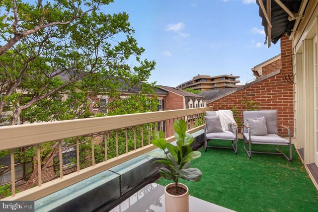 4383 WESTOVER PL NW, Washington, DC 20016