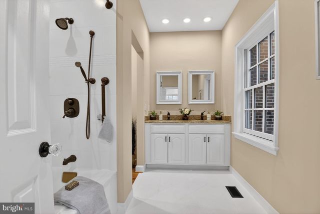 4383 WESTOVER PL NW, Washington, DC 20016