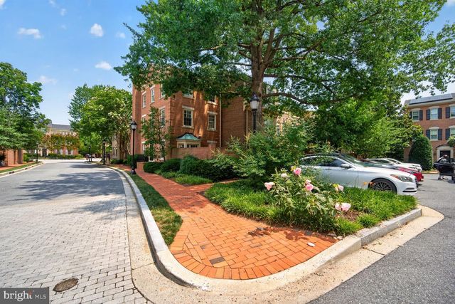 4383 WESTOVER PL NW, Washington, DC 20016