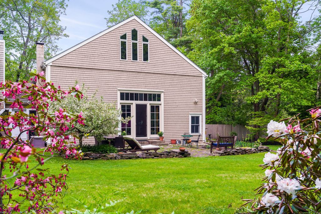 9 Conifer Ridge Road, Cumberland, ME 04110 — photo 2