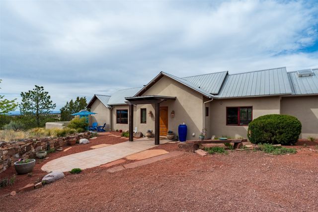 37 Old Road South, Lamy, NM 87540