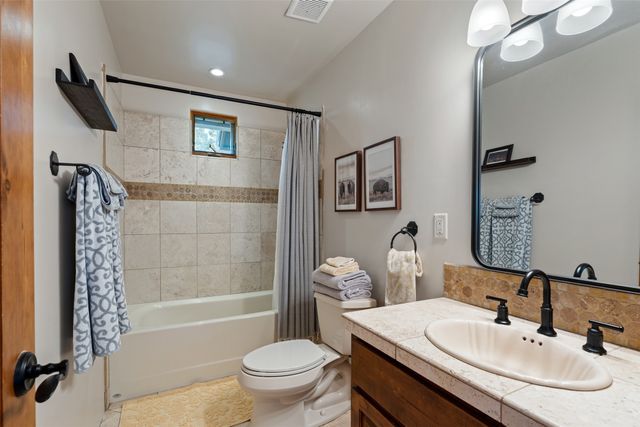37 Old Road South, Lamy, NM 87540
