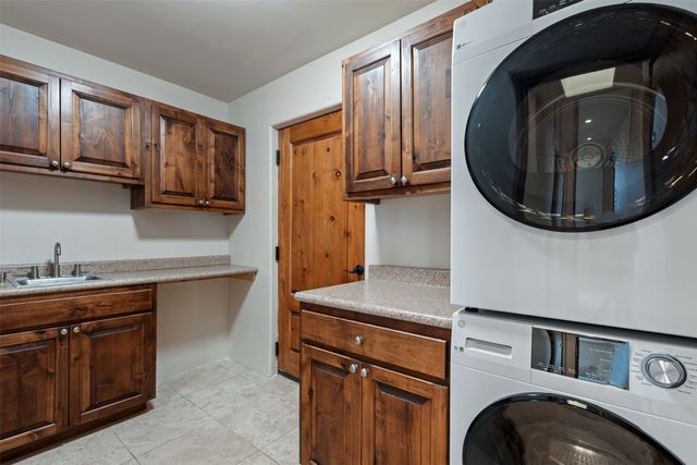 37 Old Road South, Lamy, NM 87540