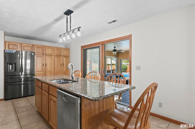 729 KENTON Boulevard, Taylorville, IL 62568