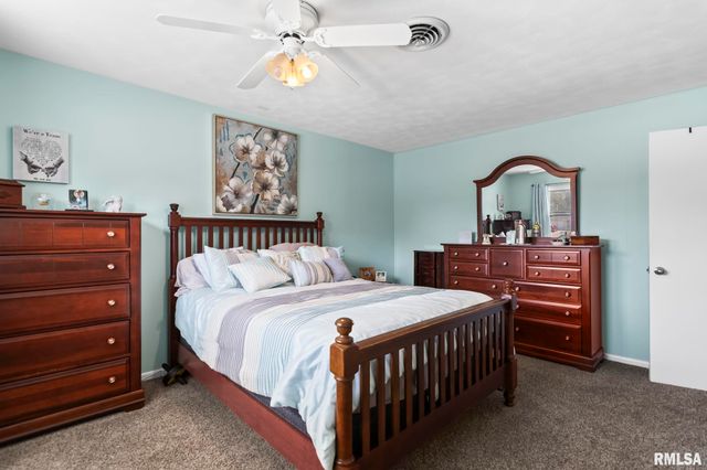 729 KENTON Boulevard, Taylorville, IL 62568