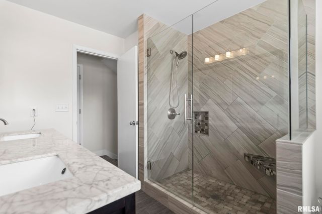 729 KENTON Boulevard, Taylorville, IL 62568