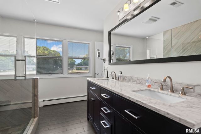 729 KENTON Boulevard, Taylorville, IL 62568