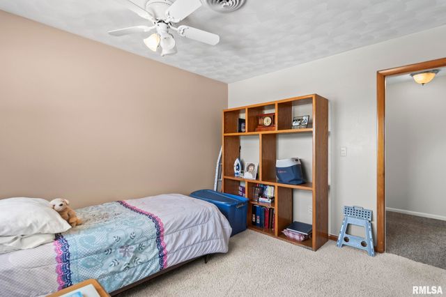 729 KENTON Boulevard, Taylorville, IL 62568