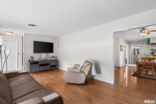 729 KENTON Boulevard, Taylorville, IL 62568