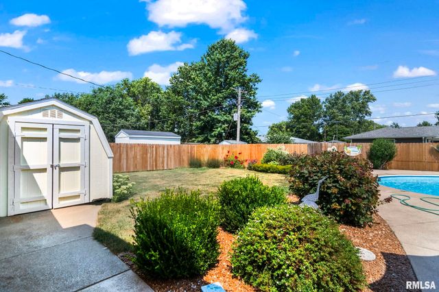 729 KENTON Boulevard, Taylorville, IL 62568