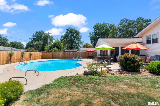 729 KENTON Boulevard, Taylorville, IL 62568