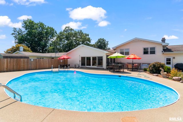 729 KENTON Boulevard, Taylorville, IL 62568