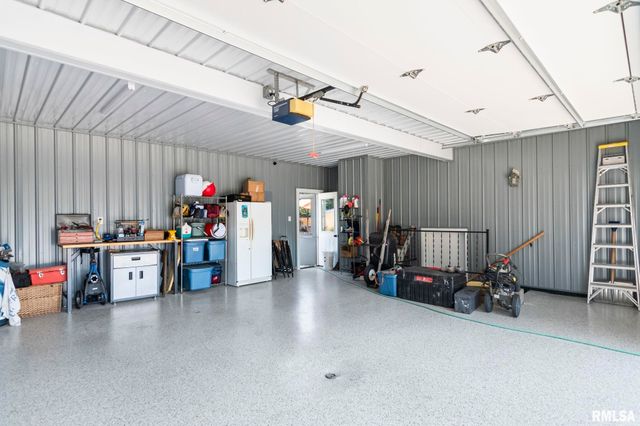 729 KENTON Boulevard, Taylorville, IL 62568