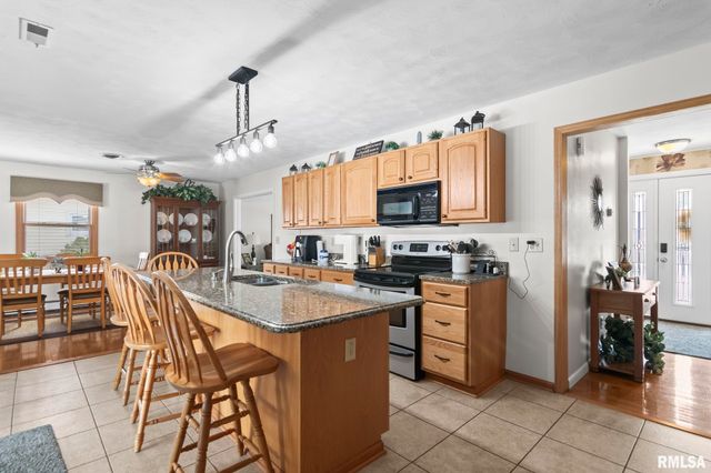 729 KENTON Boulevard, Taylorville, IL 62568